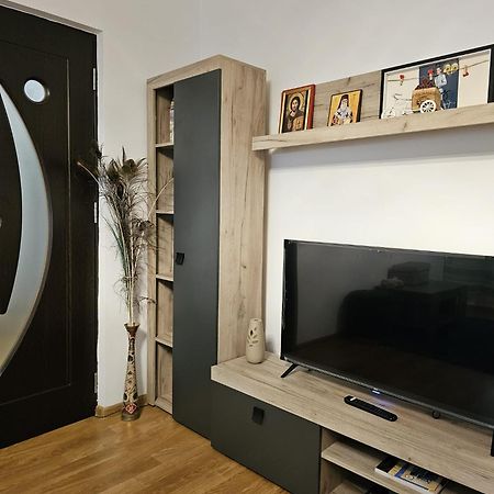 Mony Apartaments Роман Екстериор снимка