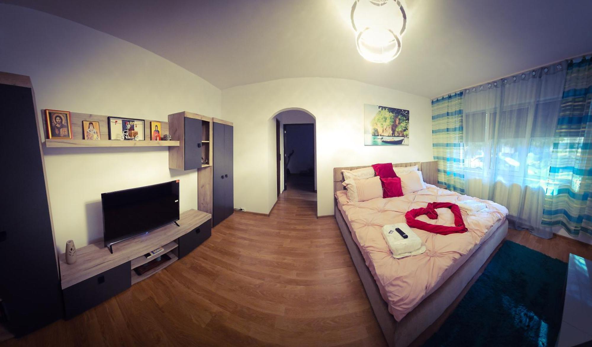 Mony Apartaments Роман Екстериор снимка