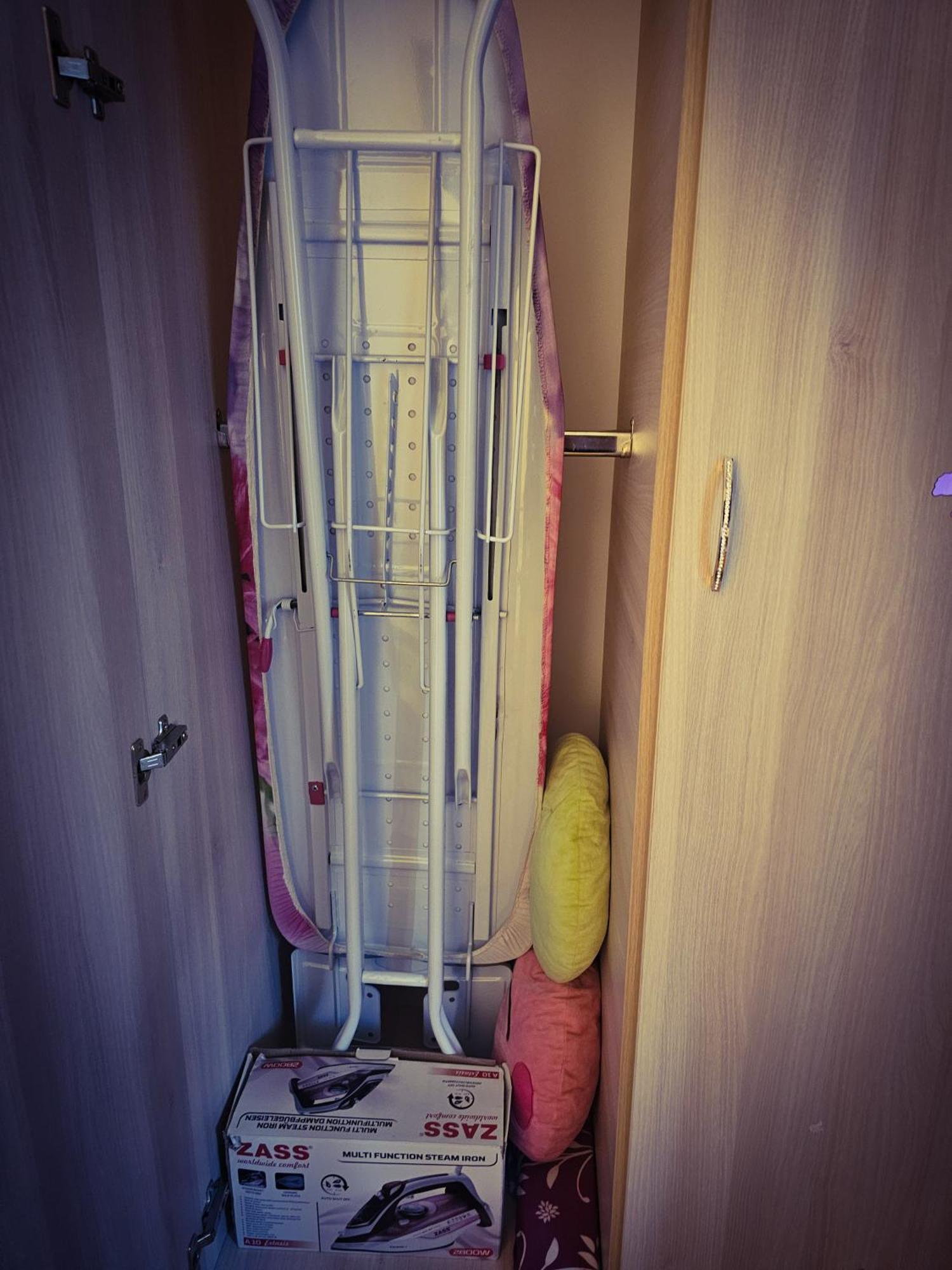 Mony Apartaments Роман Екстериор снимка
