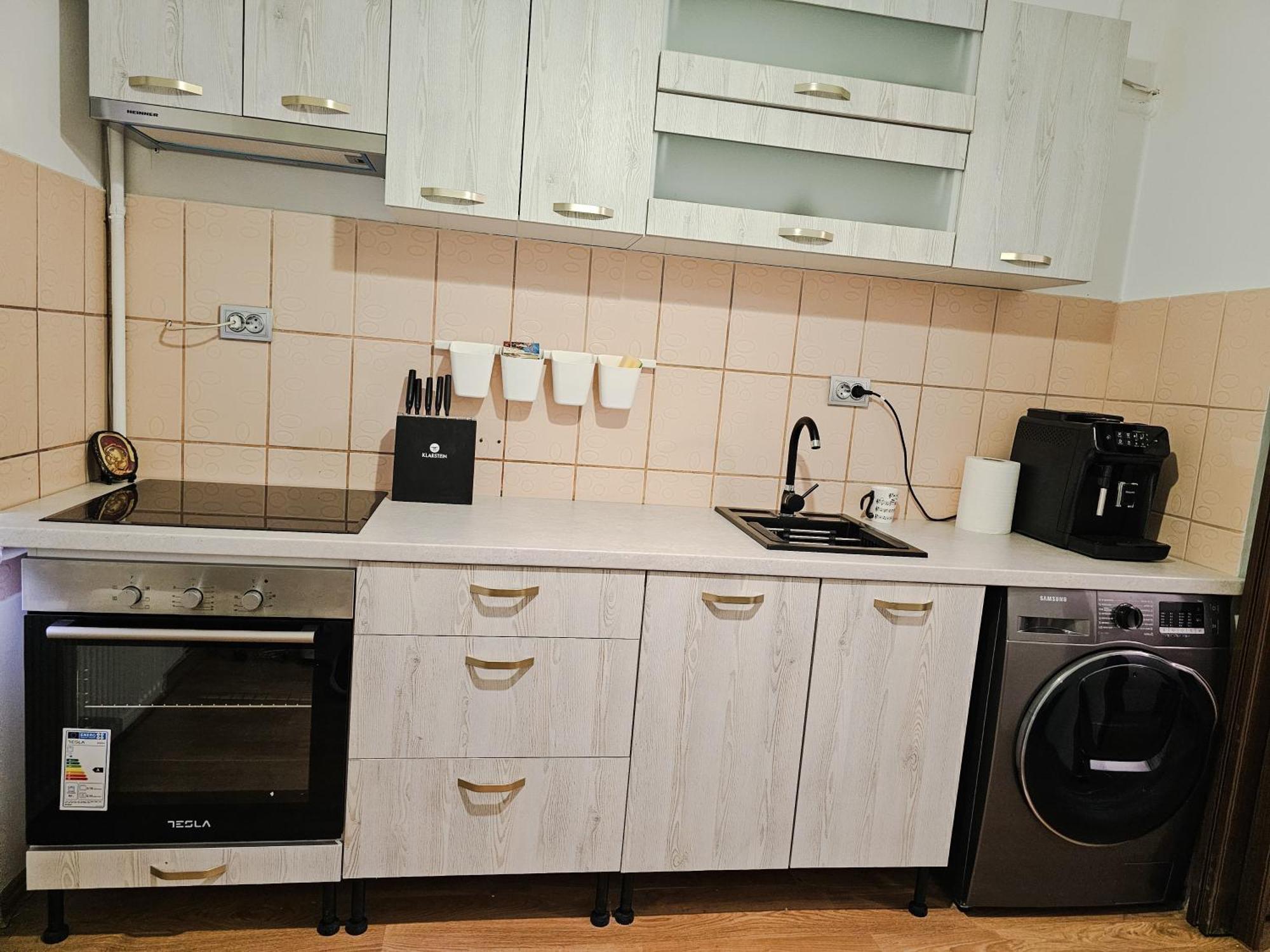 Mony Apartaments Роман Екстериор снимка