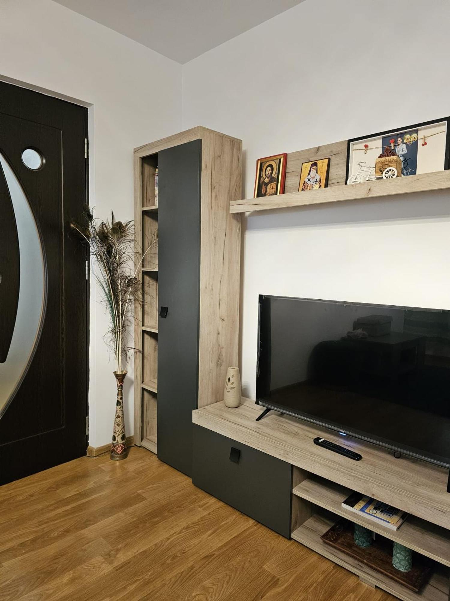 Mony Apartaments Роман Екстериор снимка